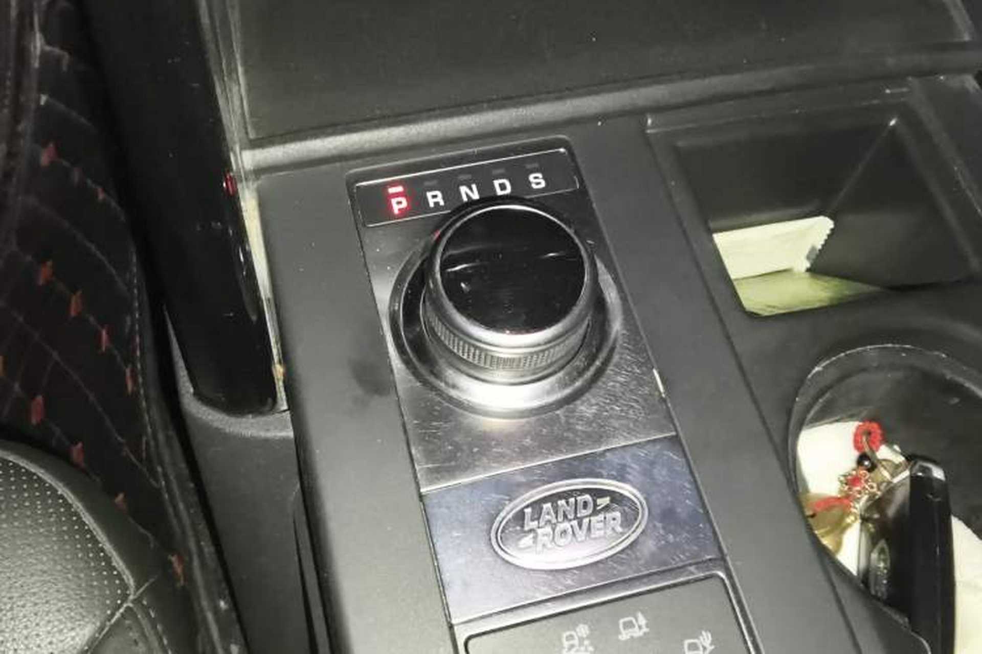 Used Land Rover Discovery 2019 3.0 SC V6 SE Gear Lever