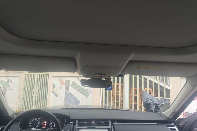 Used Land Rover Discovery 2019 3.0 SC V6 SE Headliner