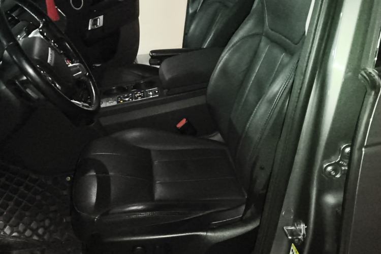 Used Land Rover Discovery 2019 3.0 SC V6 SE Left Front Seat