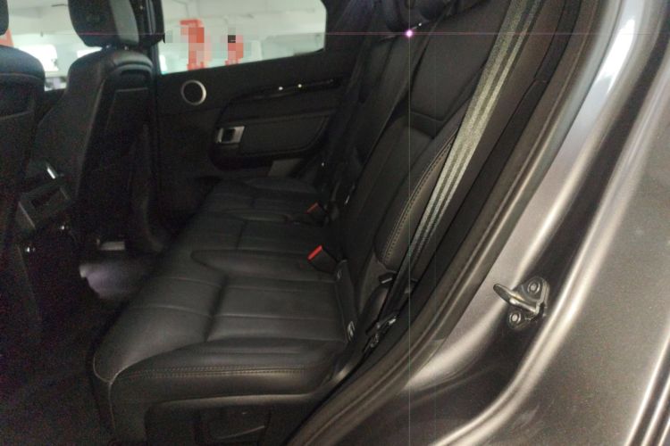 Used Land Rover Discovery 2019 2.0T SE Left Rear Seat