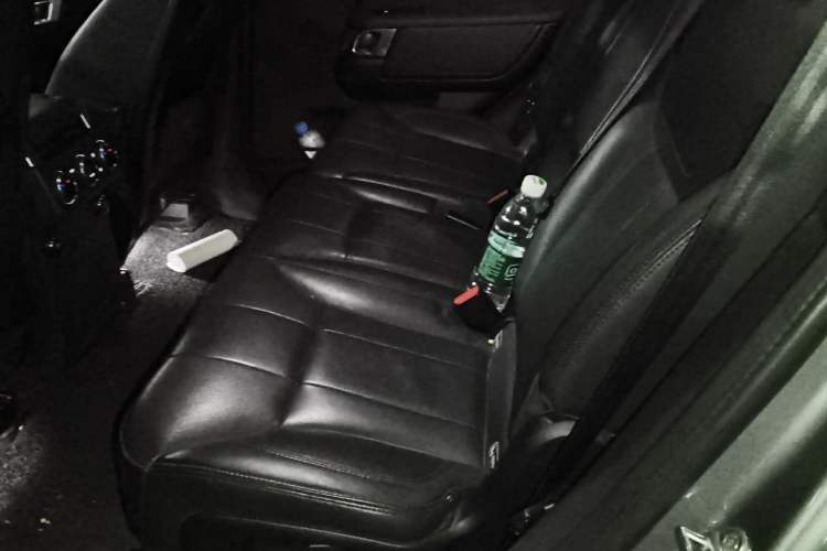 Used Land Rover Discovery 2019 3.0 SC V6 SE Left Rear Seat