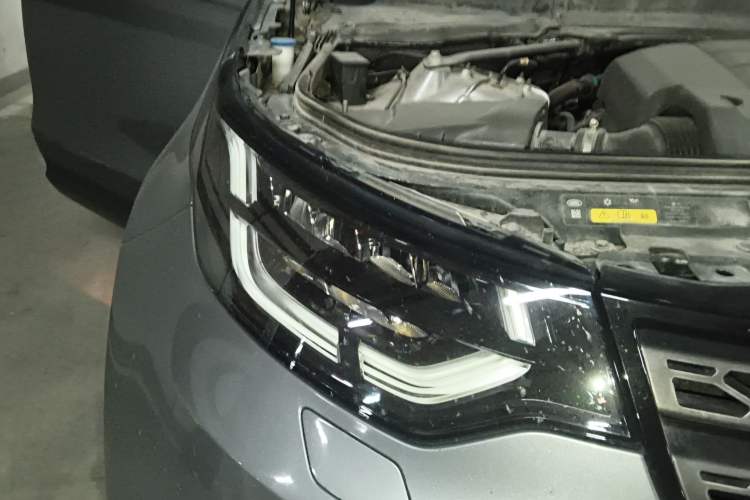 Used Land Rover Discovery 2019 3.0 SC V6 SE Right Front Headlight