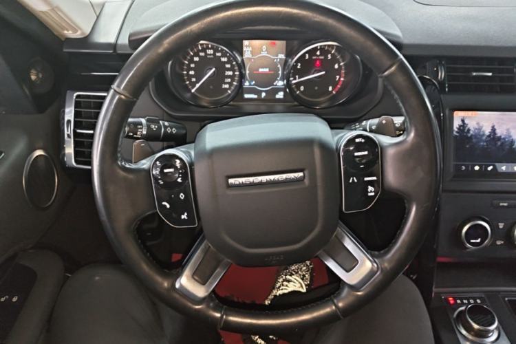Used Land Rover Discovery 2019 3.0 SC V6 SE Steering Wheel