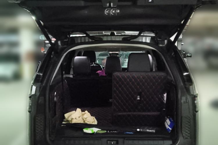 Used Land Rover Discovery 2019 3.0 SC V6 SE Trunk