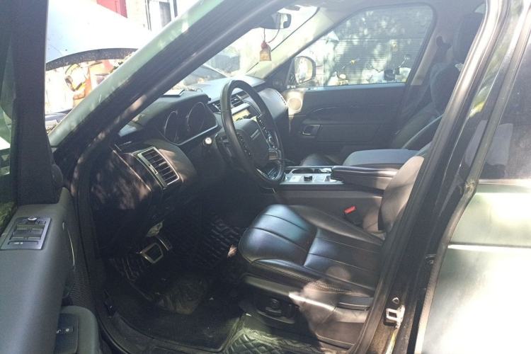 Used Land Rover Discovery 2019 3.0 SC V6 SE Left Front Seat