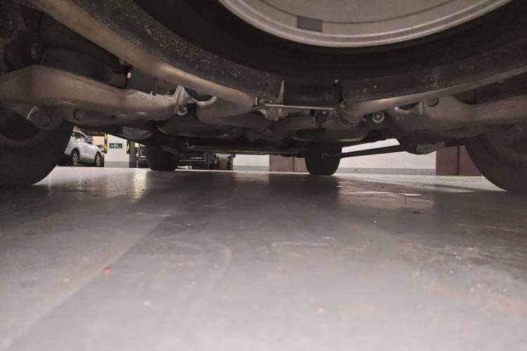 Used Land Rover Discovery 2019 2.0T SE Chassis Rear