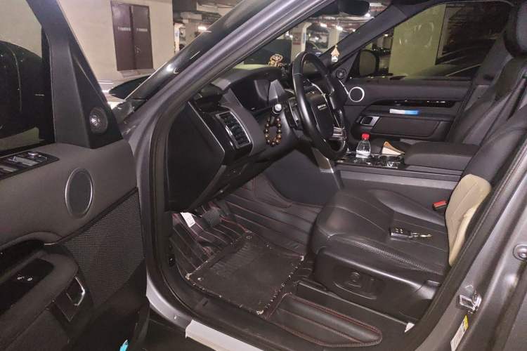 Used Land Rover Discovery 2019 2.0T SE Driver Seat