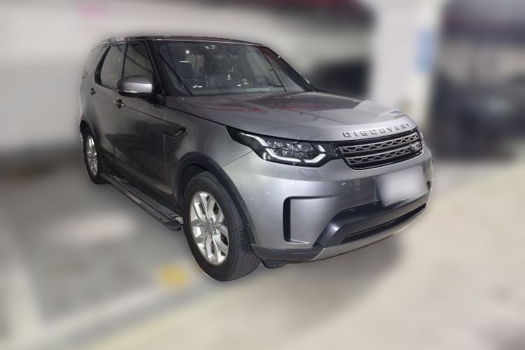 Used Land Rover Discovery 2019 2.0T SE Front Right 45 Deg