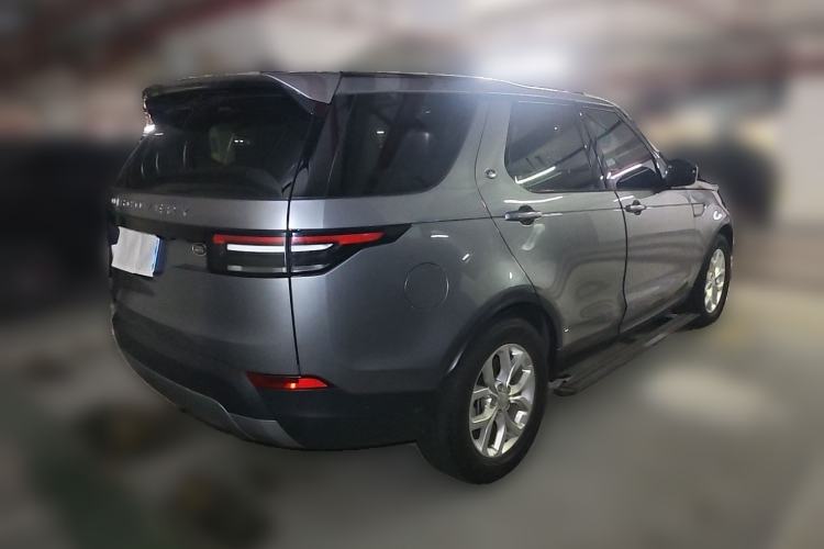 Used Land Rover Discovery 2019 2.0T SE Rear Right 45 Deg