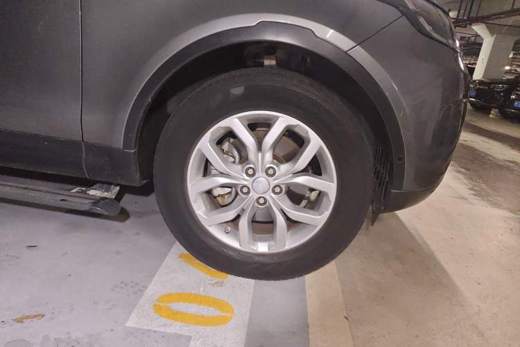 Used Land Rover Discovery 2019 2.0T SE Right Front Wheel Hub