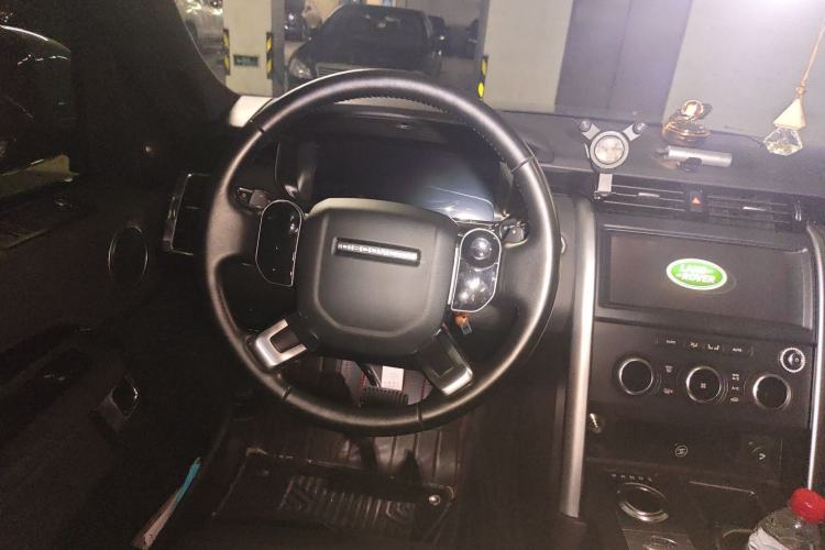 Used Land Rover Discovery 2019 2.0T SE Steering Wheel