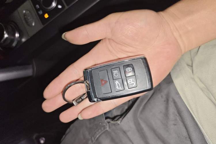 Used Land Rover Discovery 2019 2.0T SE Vehicle Key