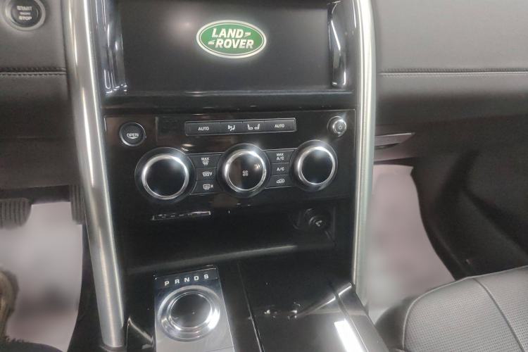 Used Land Rover Discovery 2019 3.0 SC V6 HSE Audio And AC Panel