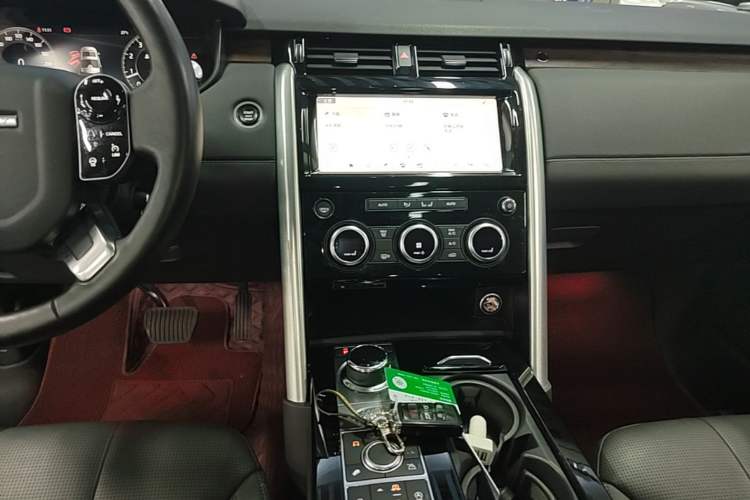 Used Land Rover Discovery 2019 3.0 SC V6 HSE Audio And AC Panel