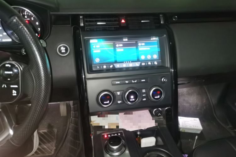 Used Land Rover Discovery 2019 3.0 SC V6 SE Audio And AC Panel