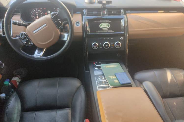 Used Land Rover Discovery 2019 3.0 SC V6 SE Center Console
