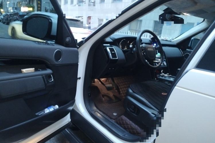 Used Land Rover Discovery 2019 3.0 SC V6 SE Driver Seat