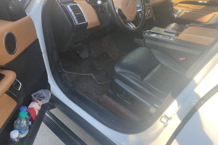 Used Land Rover Discovery 2019 3.0 SC V6 SE Driver Seat