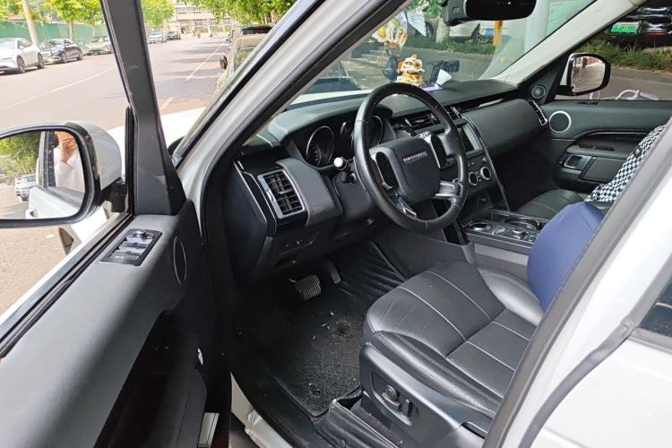 Used Land Rover Discovery 2019 3.0 SC V6 SE Driver Seat