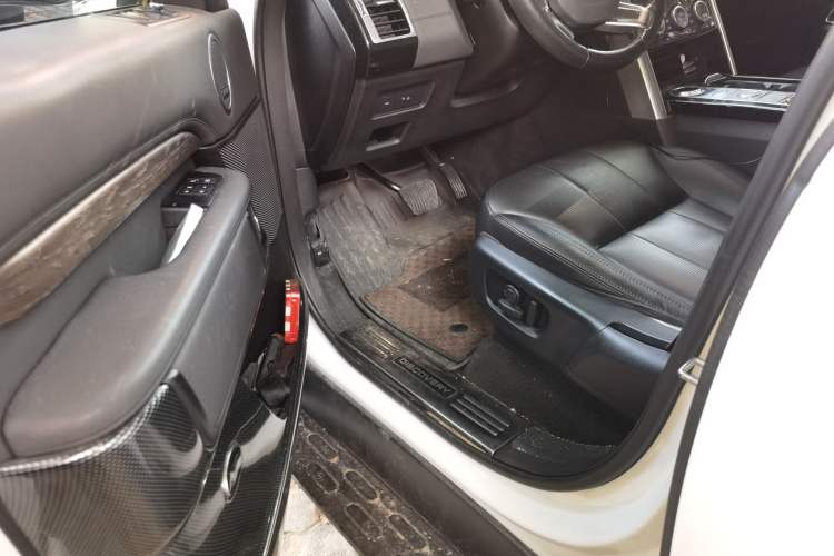 Used Land Rover Discovery 2019 3.0 SC V6 HSE Driver Seat