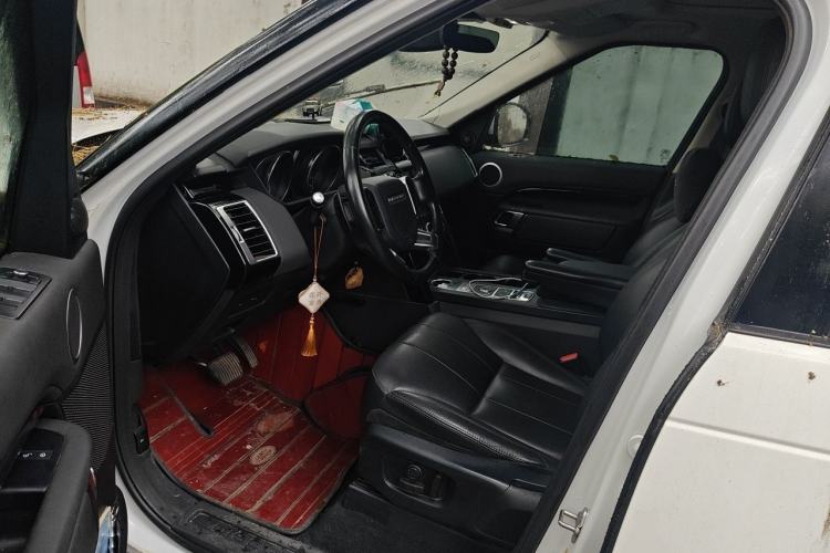 Used Land Rover Discovery 2019 3.0 SC V6 SE Driver Seat