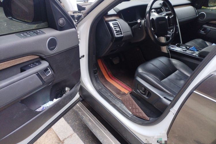 Used Land Rover Discovery 2019 3.0 SC V6 HSE Driver Seat