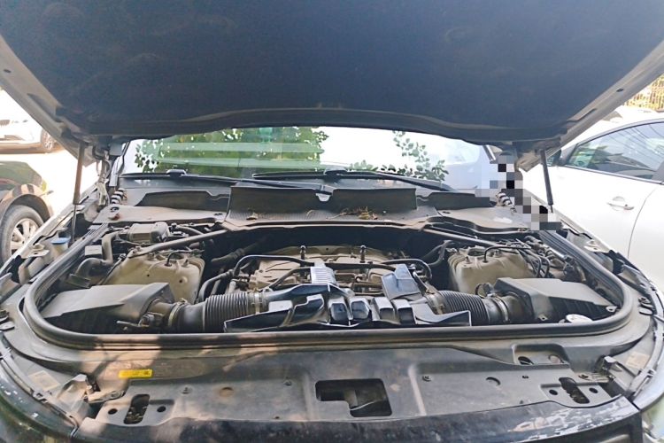 Used Land Rover Discovery 2019 3.0 SC V6 SE Engine Bay