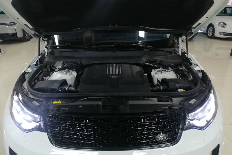 Used Land Rover Discovery 2019 3.0 SC V6 SE Engine Bay