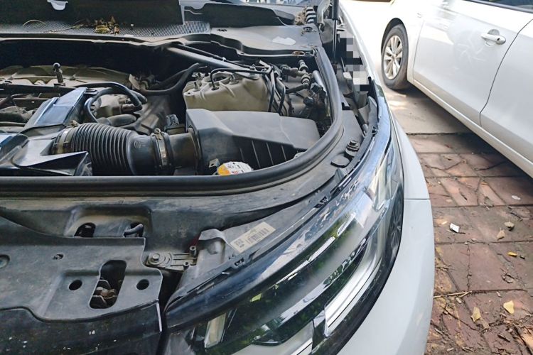Used Land Rover Discovery 2019 3.0 SC V6 SE Engine Bay Left