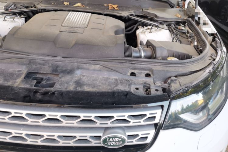 Used Land Rover Discovery 2019 3.0 SC V6 HSE Engine Bay Left