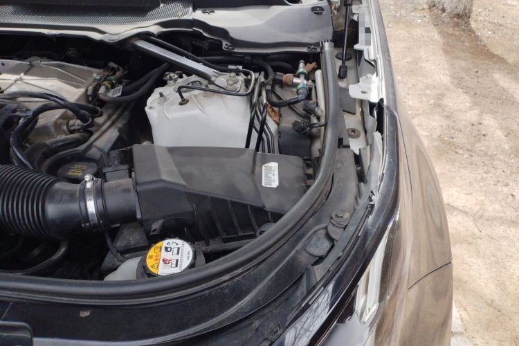 Used Land Rover Discovery 2019 3.0 SC V6 HSE Engine Bay Left