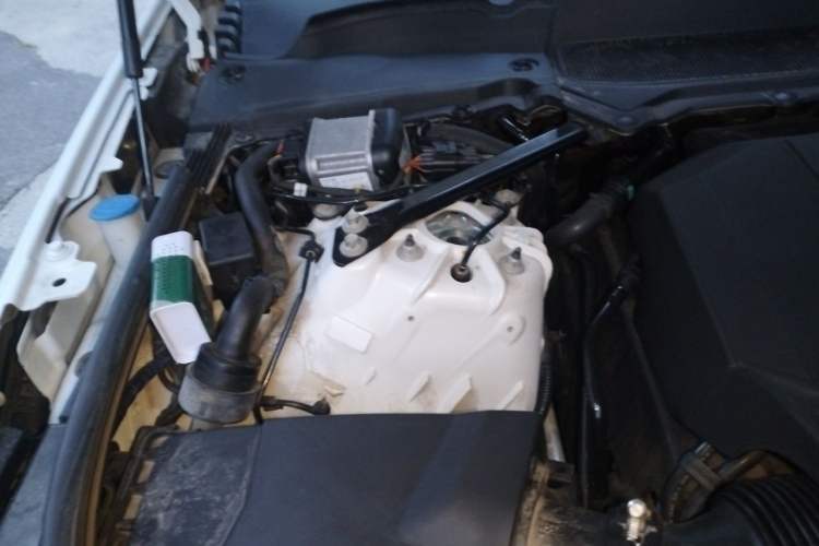 Used Land Rover Discovery 2019 3.0 SC V6 SE Engine Bay Right