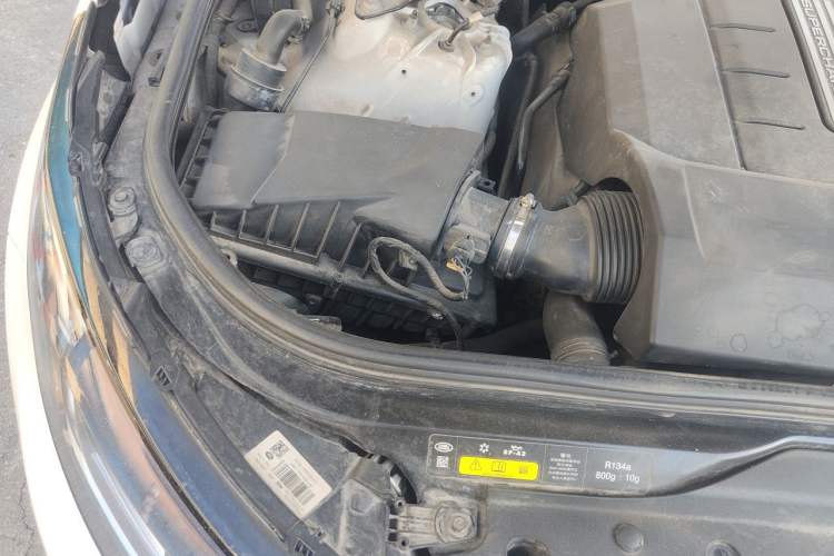 Used Land Rover Discovery 2019 3.0 SC V6 SE Engine Bay Right