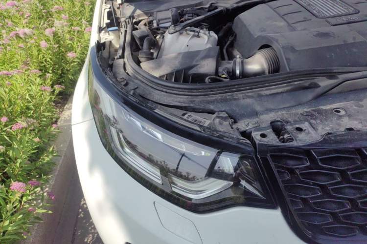 Used Land Rover Discovery 2019 3.0 SC V6 SE Engine Bay Right