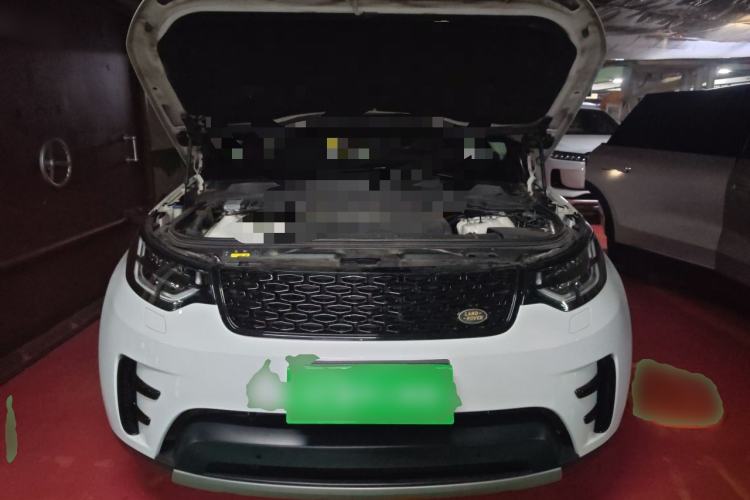 Used Land Rover Discovery 2019 2.0T HSE Engine Bay