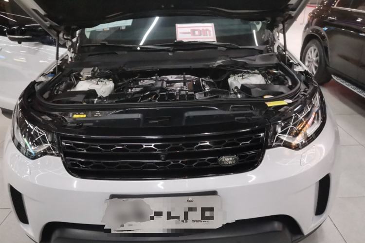 Used Land Rover Discovery 2019 3.0 SC V6 SE Engine Bay