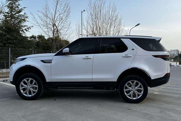 Used Land Rover Discovery 2019 3.0 SC V6 SE Exterior 5