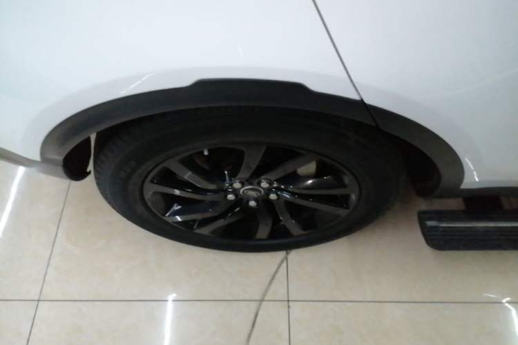 Used Land Rover Discovery 2019 3.0 SC V6 SE Exterior 5