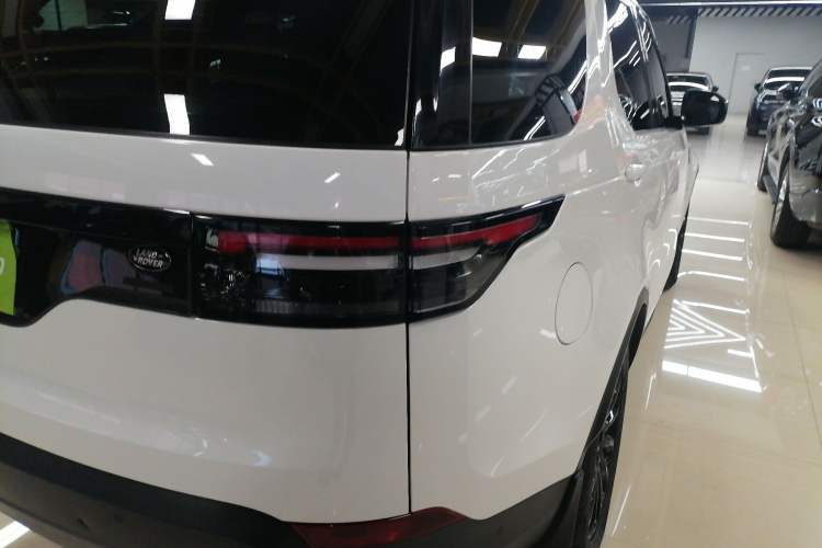 Used Land Rover Discovery 2019 3.0 SC V6 SE Exterior 6