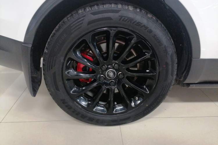 Used Land Rover Discovery 2019 3.0 SC V6 SE Exterior 8