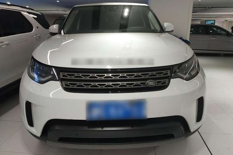 Used Land Rover Discovery 2019 3.0 SC V6 SE Front