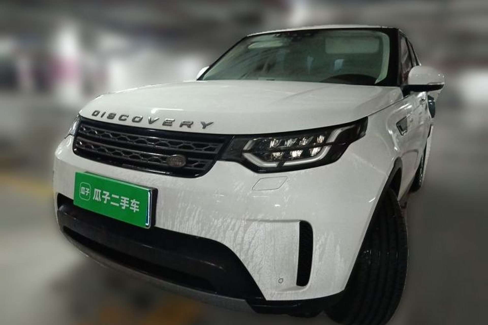 Used Land Rover Discovery 2019 3.0 SC V6 SE Front Left 45 Deg