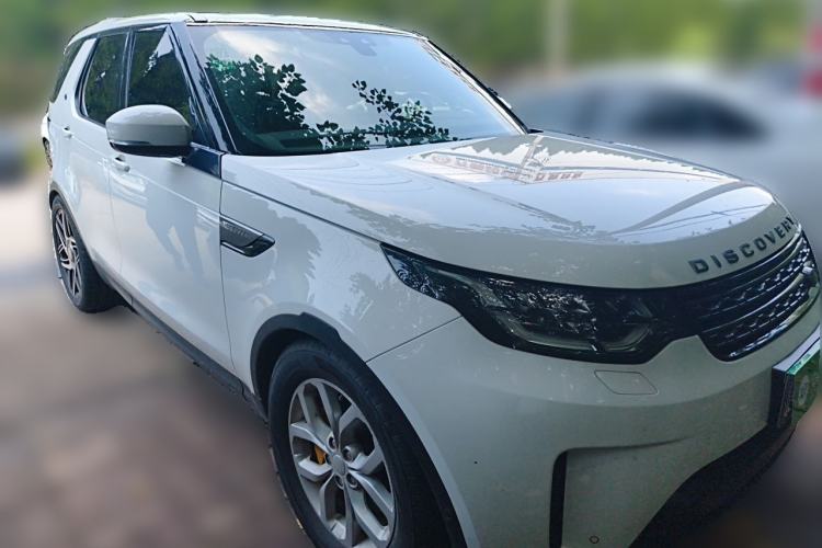 Used Land Rover Discovery 2019 3.0 SC V6 SE Front Right 45 Deg