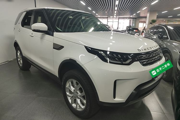 Used Land Rover Discovery 2019 3.0 SC V6 SE Front Right 45 Deg