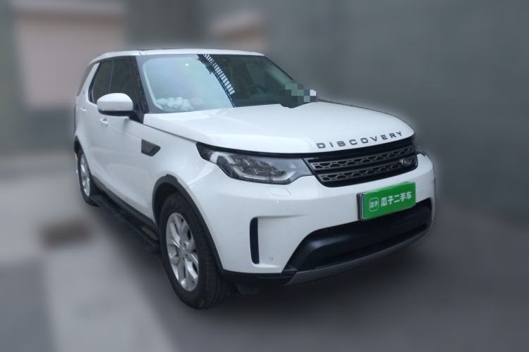 Used Land Rover Discovery 2019 3.0 SC V6 SE Front Right 45 Deg