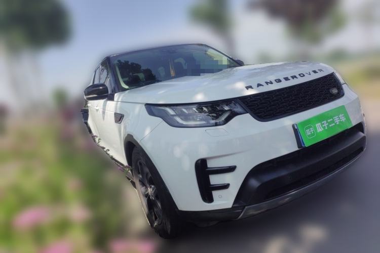 Used Land Rover Discovery 2019 3.0 SC V6 SE Front Right 45 Deg