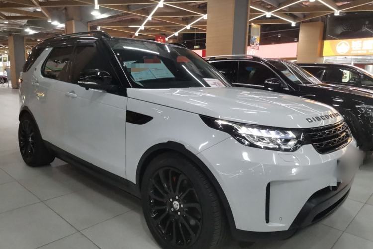 Used Land Rover Discovery 2019 3.0 SC V6 SE Front Right 45 Deg