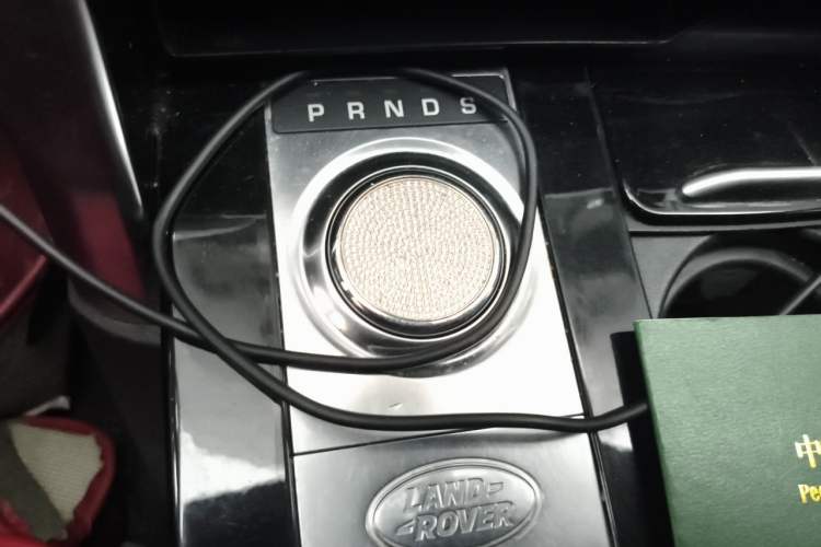 Used Land Rover Discovery 2019 3.0 SC V6 SE Gear Lever