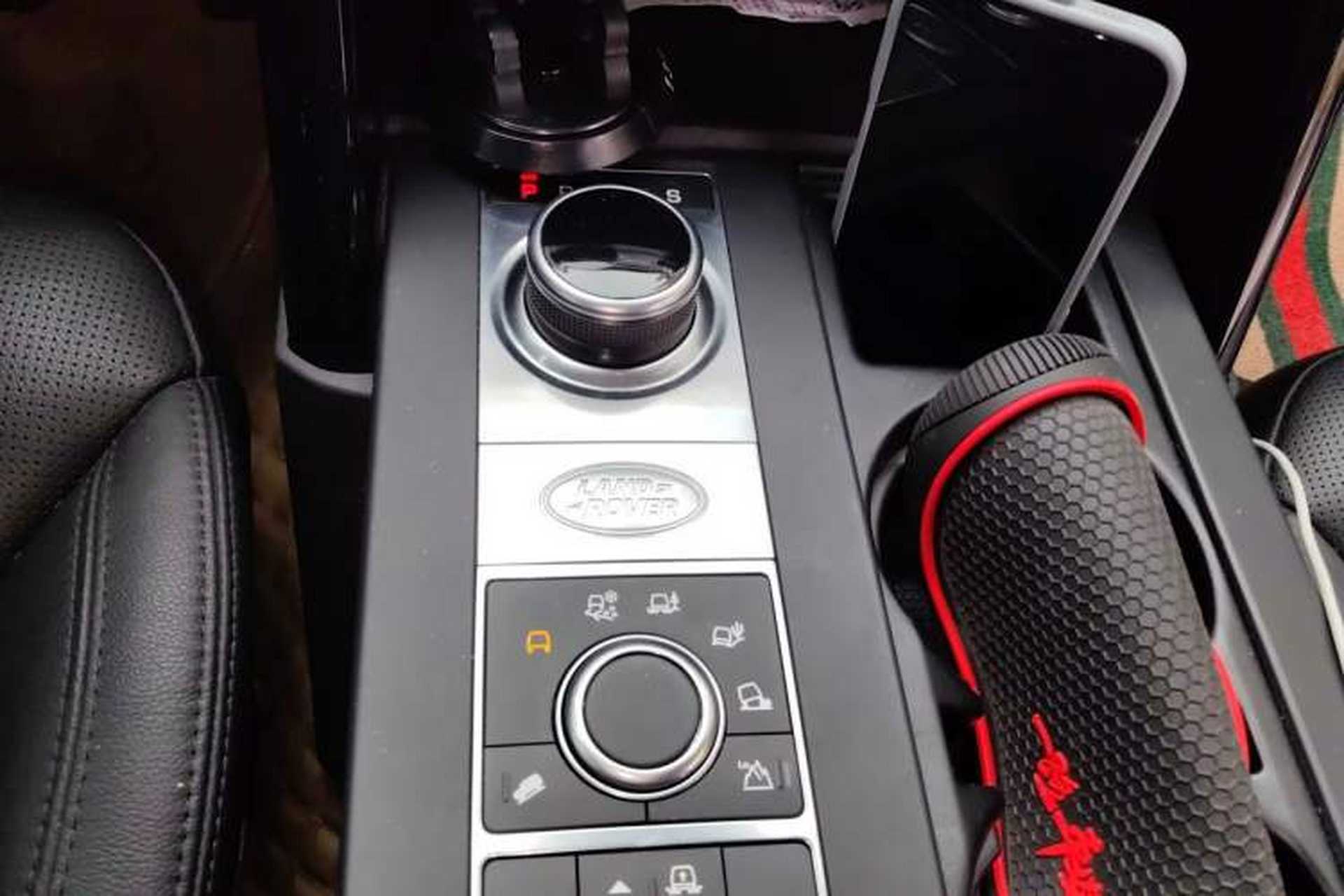 Used Land Rover Discovery 2019 3.0 SC V6 SE Gear Lever