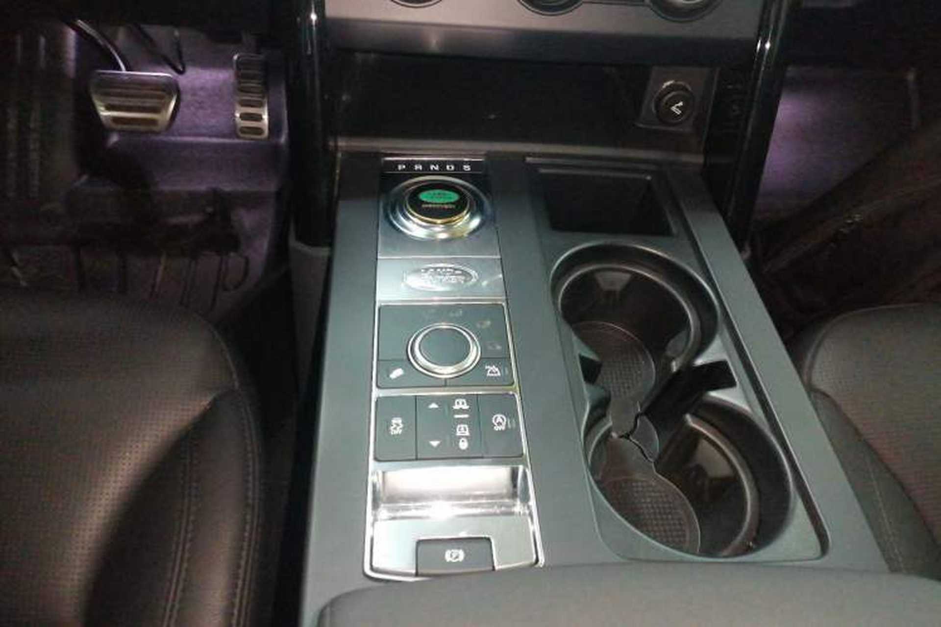 Used Land Rover Discovery 2019 3.0 SC V6 SE Gear Lever